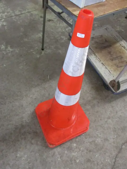 2 Cones Image 1++
